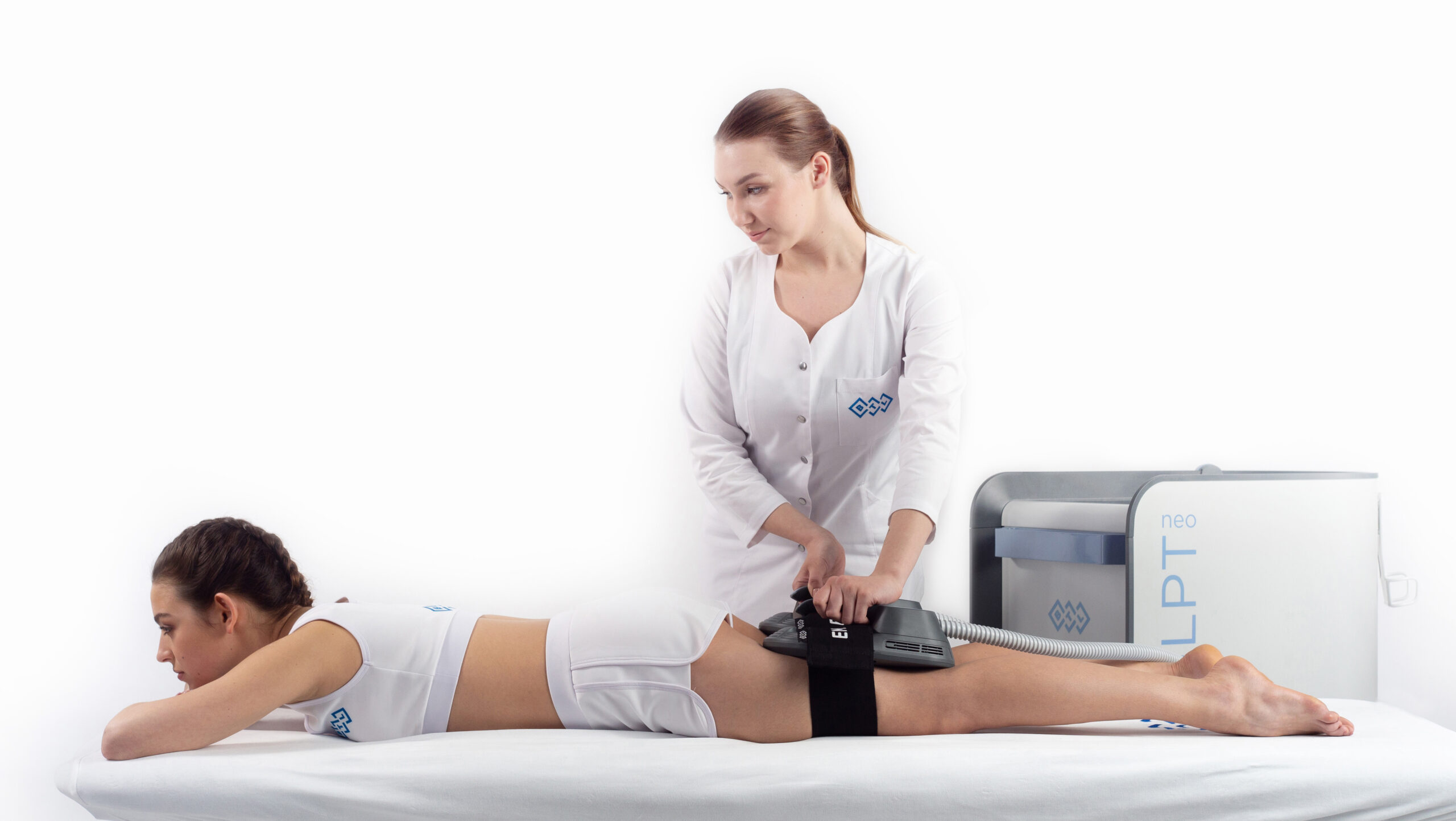 Emsculpt_Neo_PIC_Female-Back-Thighs_4541_ENUS100